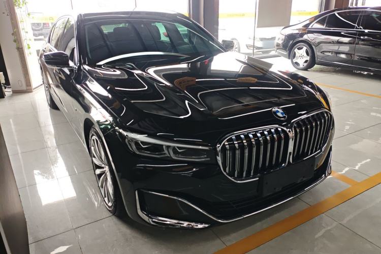 Used BMW 7 Series 2019 Updated 730Li Luxury Package Front Right 45 Deg