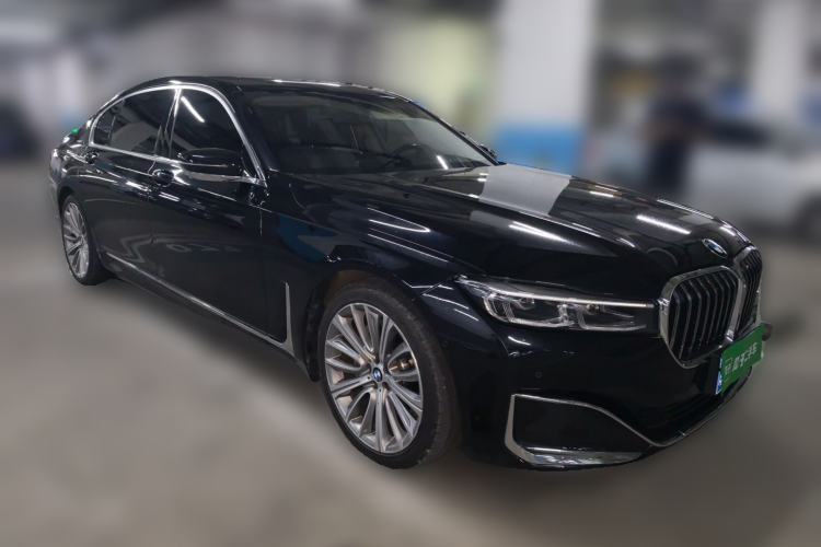 Used BMW 7 Series 2019 Restyled 740Li Leading Luxury Package Front Right 45 Deg