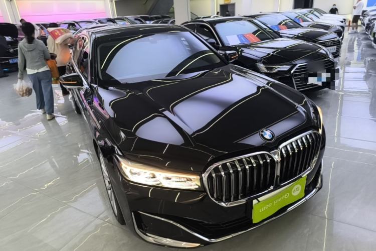 Used BMW 7 Series 2019 Updated 730Li Luxury Package Front Right 45 Deg