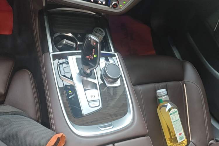 Used BMW 7 Series 2019 Updated 730Li Luxury Package Gear Lever