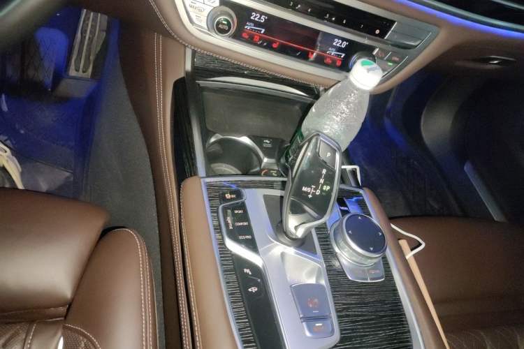 Used BMW 7 Series 2019 Restyled 740Li Leading Edition M Sport Package Gear Lever