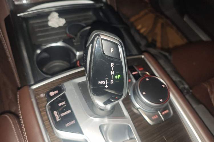 Used BMW 7 Series 2019 Updated 730Li Luxury Package Gear Lever