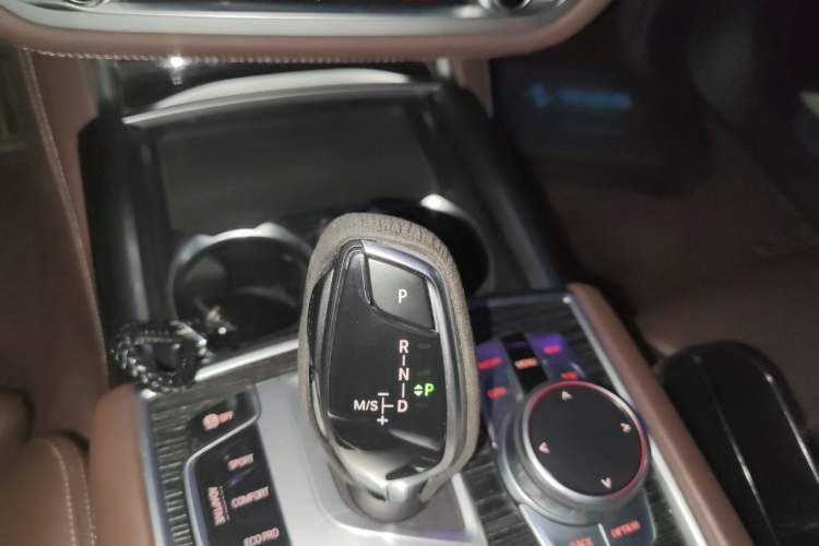 Used BMW 7 Series 2019 740Li Luxury Edition M Sport Package Gear Lever