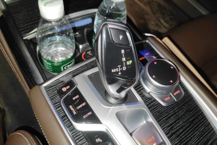 Used BMW 7 Series 2019 Restyled 740Li Leading Edition M Sport Package Gear Lever