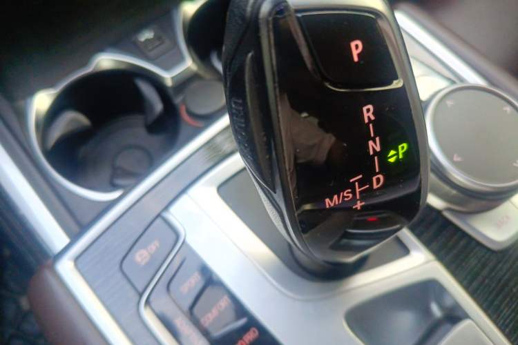 Used BMW 7 Series 2019 Restyled 740Li Leading Edition M Sport Package Gear Lever
