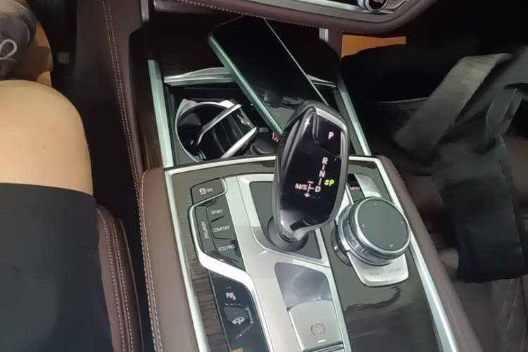 Used BMW 7 Series 2019 Updated 730Li Luxury Package Gear Lever