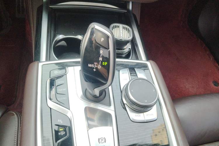 Used BMW 7 Series 2019 Restyled 740Li Leading Edition M Sport Package Gear Lever