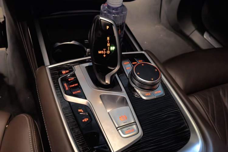 Used BMW 7 Series 2019 Updated 740Li Luxury Version M Sport Package Gear Lever