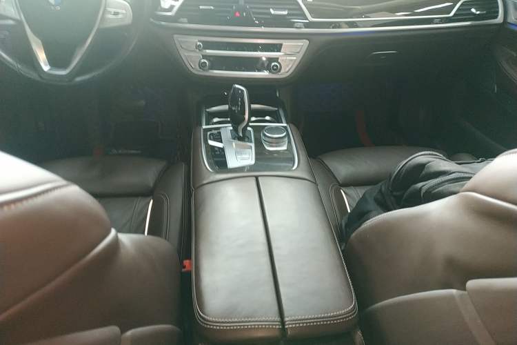 Used BMW 7 Series 2019 Updated 730Li Luxury Package Gear Lever