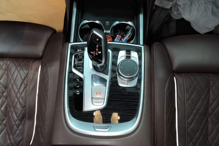 Used BMW 7 Series 2019 Restyled 740Li Leading Edition M Sport Package Gear Lever