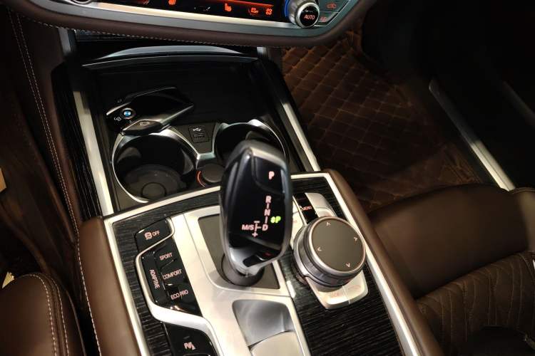 Used BMW 7 Series 2019 Restyled 740Li Leading Edition M Sport Package Gear Lever