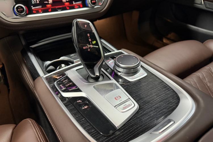 Used BMW 7 Series 2019 Restyled 740Li Leading Edition M Sport Package Gear Lever