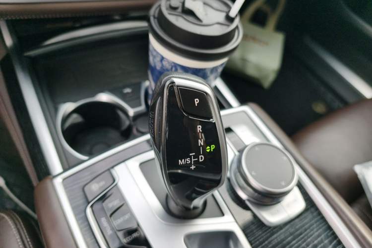 Used BMW 7 Series 2019 Restyled 740Li Leading Edition M Sport Package Gear Lever