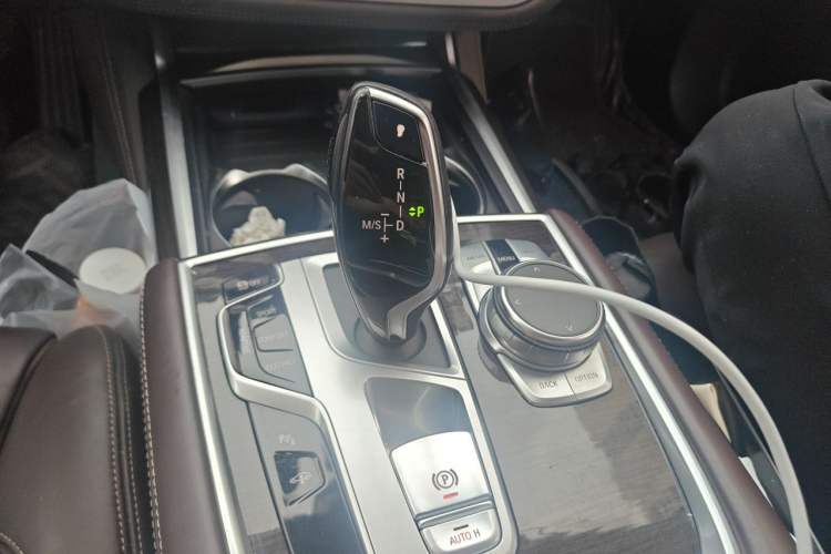 Used BMW 7 Series 2019 Updated 730Li Luxury Package Gear Lever