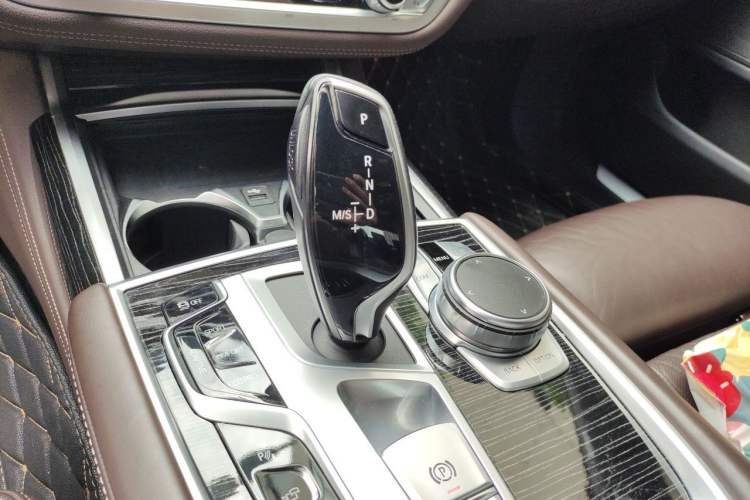 Used BMW 7 Series 2019 Updated 740Li Luxury Version M Sport Package Gear Lever