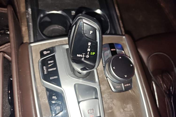 Used BMW 7 Series 2019 740Li Leading Edition Luxury Package Gear Lever