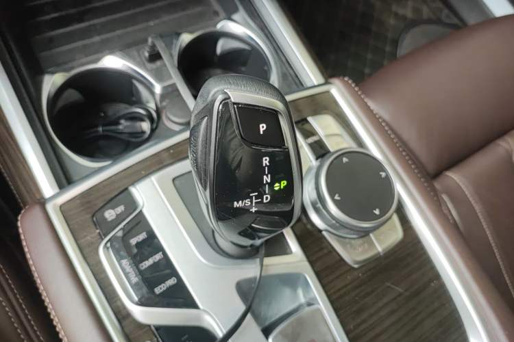 Used BMW 7 Series 2019 Updated 730Li Luxury Package Gear Lever