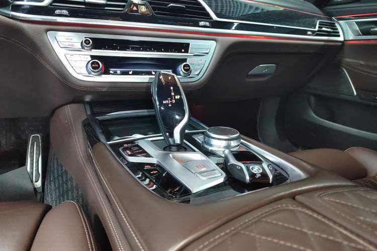 Used BMW 7 Series 2019 Restyled 740Li Leading Edition M Sport Package Gear Lever