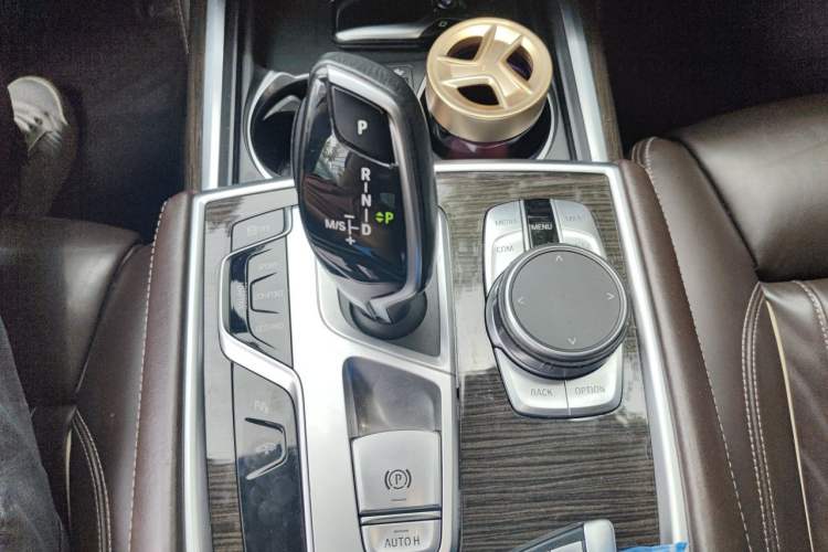 Used BMW 7 Series 2019 Updated 730Li Luxury Package Gear Lever
