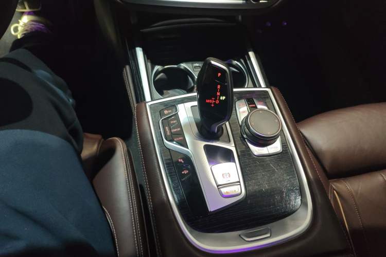 Used BMW 7 Series 2019 730Li M Sport Package Gear Lever
