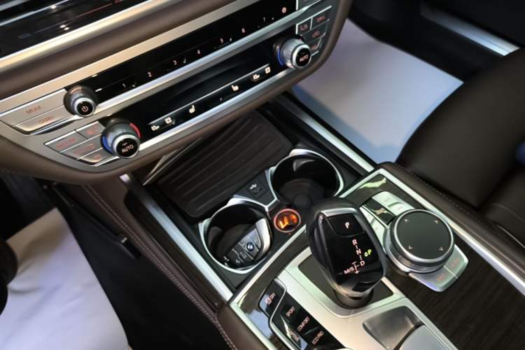 Used BMW 7 Series 2019 Updated 730Li Luxury Package Gear Lever