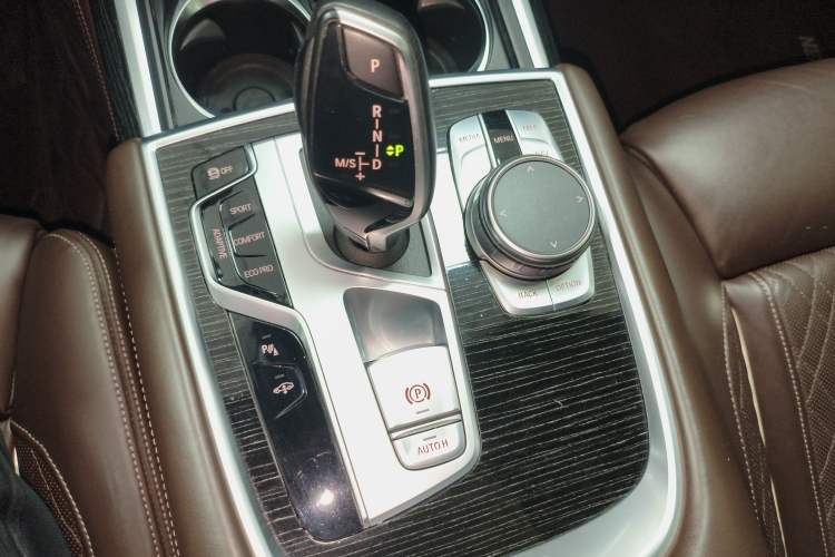 Used BMW 7 Series 2019 Restyled 740Li Leading Edition M Sport Package Gear Lever