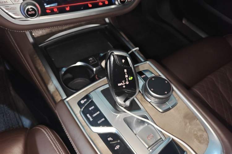 Used BMW 7 Series 2019 740Li Leading Edition Luxury Package Gear Lever