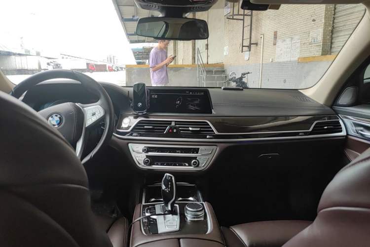 Used BMW 7 Series 2019 Updated 730Li Luxury Package Headliner