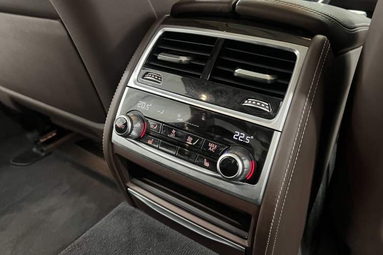 Used BMW 7 Series 2019 Updated 730Li Luxury Package Interior 10