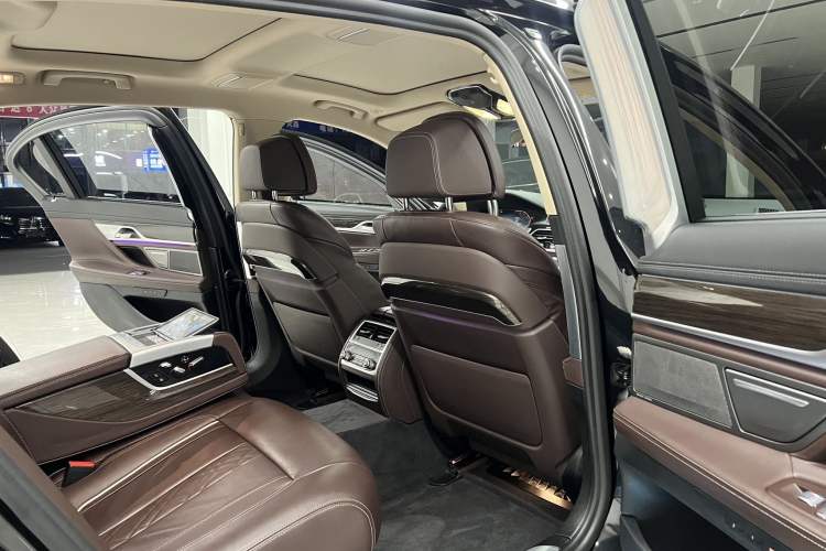 Used BMW 7 Series 2019 Updated 730Li Luxury Package Interior 11