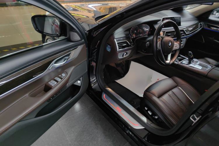 Used BMW 7 Series 2019 Updated 730Li Luxury Package Interior 3