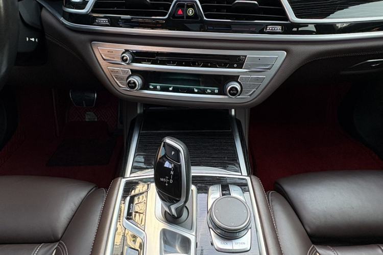 Used BMW 7 Series 2019 730Li M Sport Package Interior 4