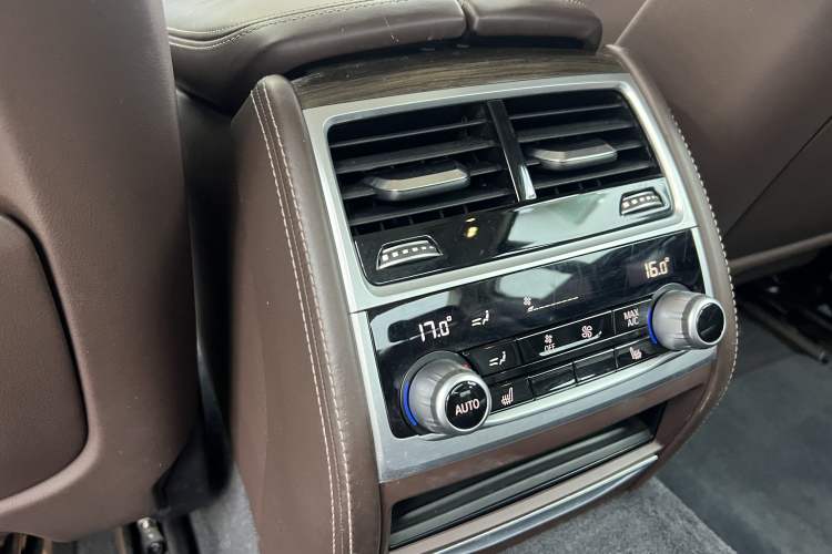 Used BMW 7 Series 2019 730Li Luxury Package Interior 4