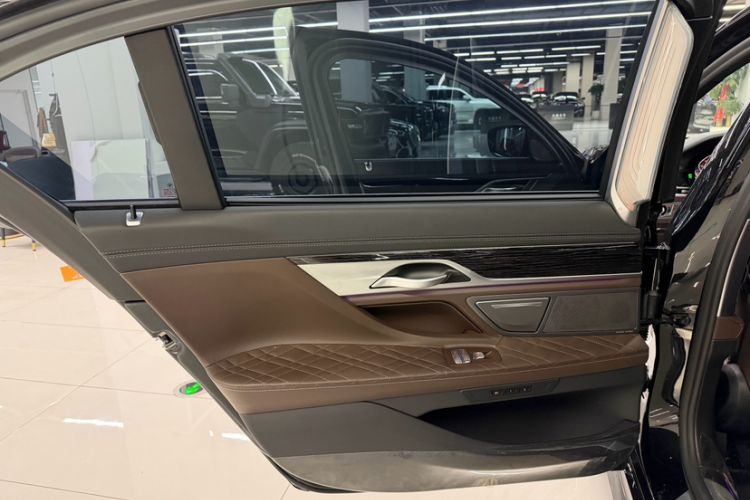 Used BMW 7 Series 2019 Restyled 740Li Leading Edition M Sport Package Interior 4