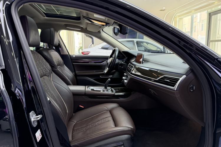 Used BMW 7 Series 2019 Updated 730Li Luxury Package Interior 4