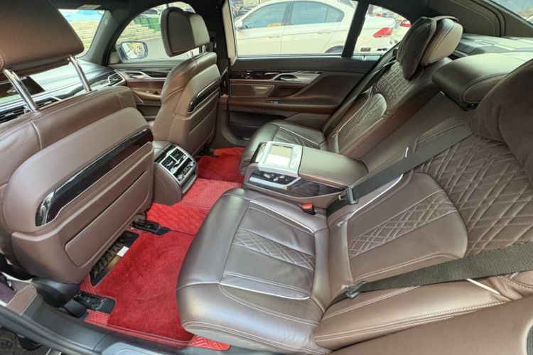 Used BMW 7 Series 2019 730Li M Sport Package Interior 5