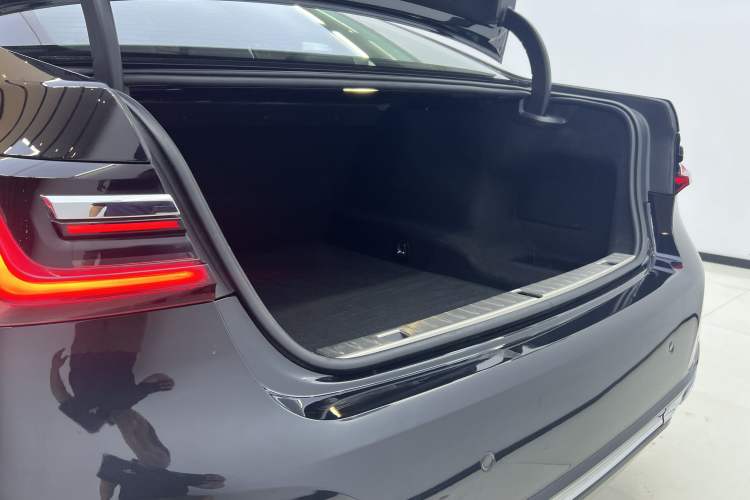 Used BMW 7 Series 2019 730Li Luxury Package Interior 7