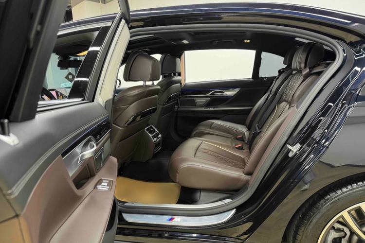 Used BMW 7 Series 2019 Restyled 730Li M Sport Package Interior 7
