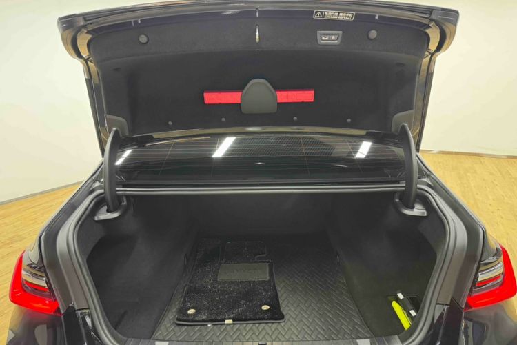 Used BMW 7 Series 2019 Restyled 730Li M Sport Package Interior 8