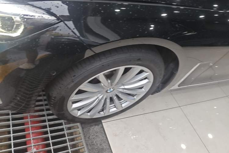 Used BMW 7 Series 2019 Updated 730Li Luxury Package Left Front Wheel Hub