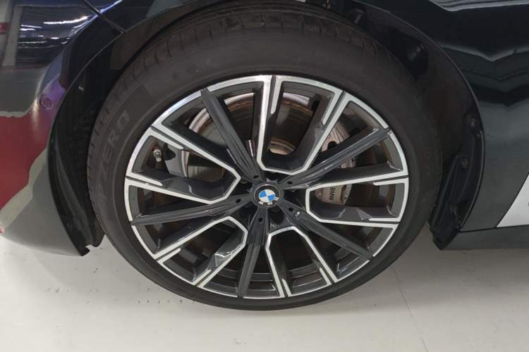 Used BMW 7 Series 2019 Restyled 740Li Leading Edition M Sport Package Left Front Wheel Hub