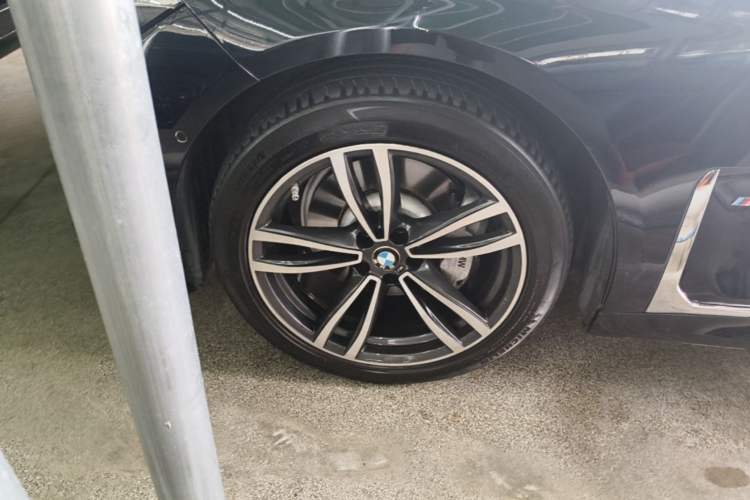 Used BMW 7 Series 2019 Restyled 730Li M Sport Package Left Front Wheel Hub