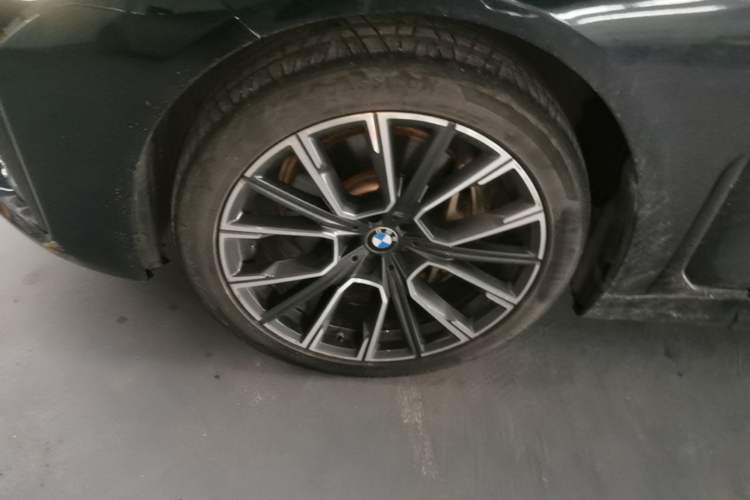 Used BMW 7 Series 2019 Updated 740Li Luxury Version M Sport Package Left Front Wheel Hub