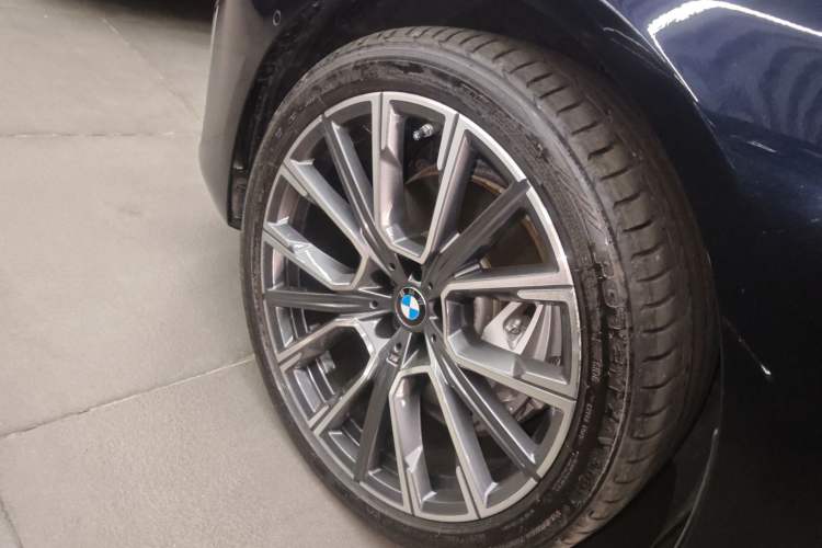 Used BMW 7 Series 2019 Restyled 740Li Leading Edition M Sport Package Left Front Wheel Hub