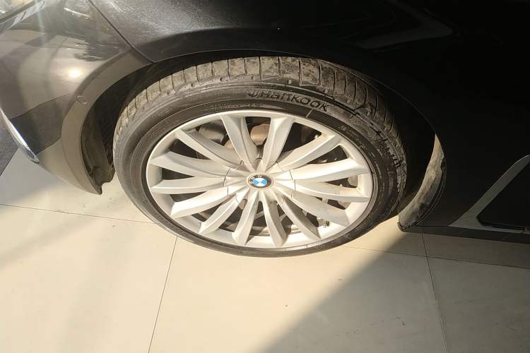 Used BMW 7 Series 2019 Updated 730Li Luxury Package Left Front Wheel Hub