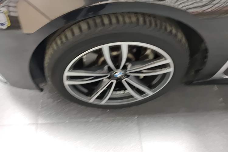 Used BMW 7 Series 2019 Restyled 730Li M Sport Package Left Front Wheel Hub