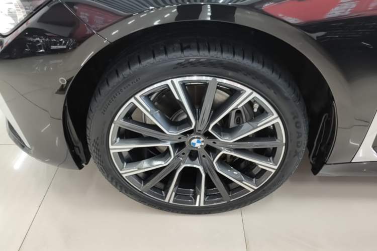 Used BMW 7 Series 2019 Restyled 740Li Leading Edition M Sport Package Left Front Wheel Hub