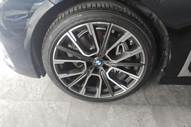 Used BMW 7 Series 2019 Restyled 740Li Leading Edition M Sport Package Left Front Wheel Hub