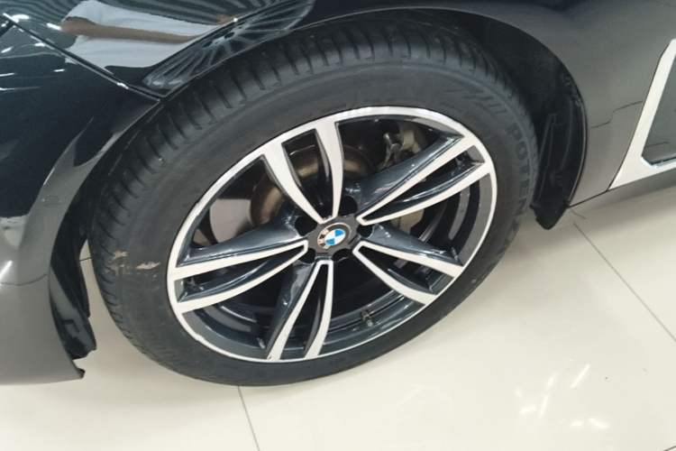 Used BMW 7 Series 2019 Restyled 730Li M Sport Package Left Front Wheel Hub