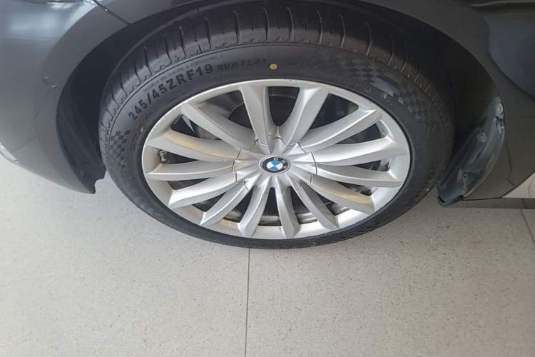 Used BMW 7 Series 2019 Updated 730Li Luxury Package Left Front Wheel Hub